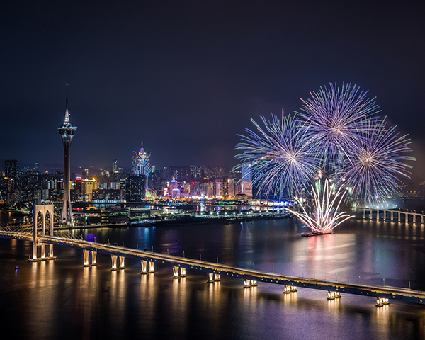 立足香港國際金融中心，驅動您的全球商業成功。  我們匯聚頂尖的人才團隊與深厚的市場洞察，提供從基礎查冊到戰略顧問的全鏈條服務，致力於成為您最可靠的全球業務夥伴，助您精準把控風險，高效對接全球市場。